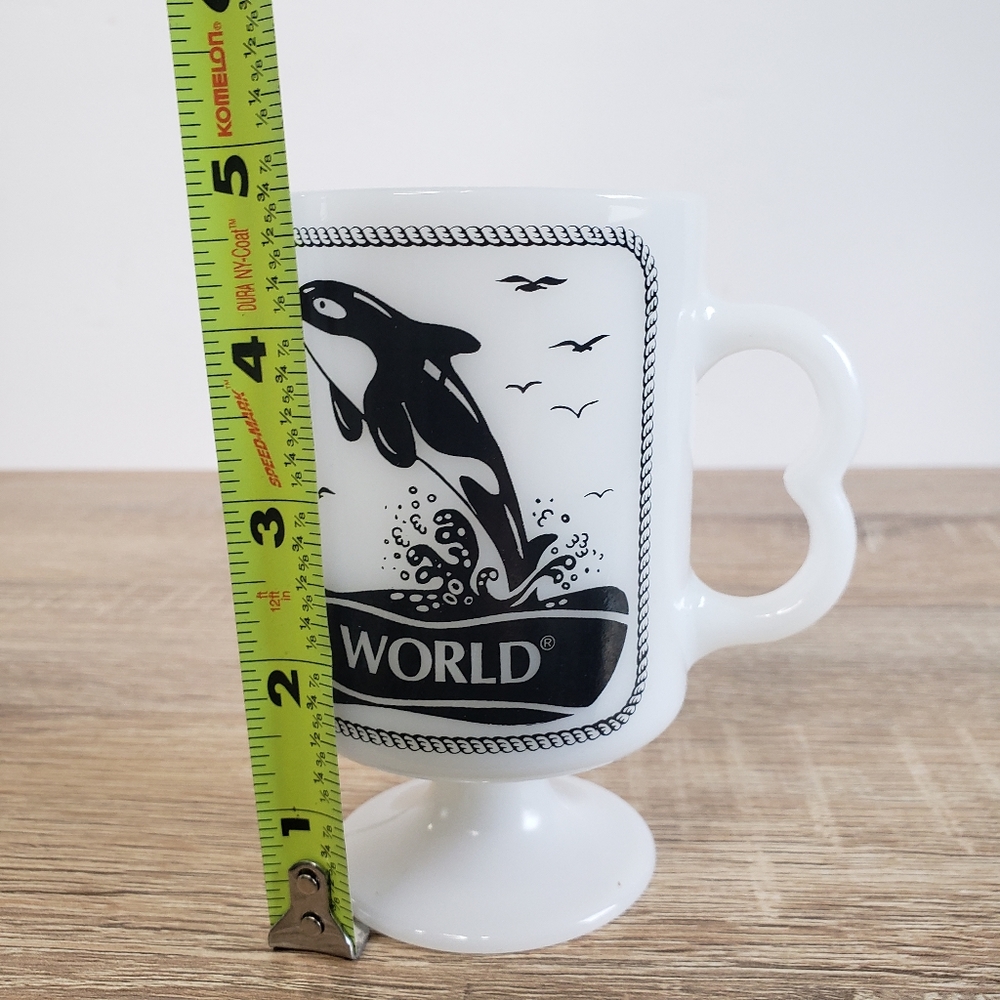 VINTAGE Sea World Shamu Whale and Dolphin Coffee Cup White Milk Glass Mug - Picture 8 of 9